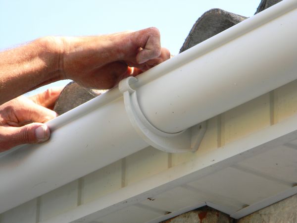 Cost of Plastic Gutter Repair in Taylor